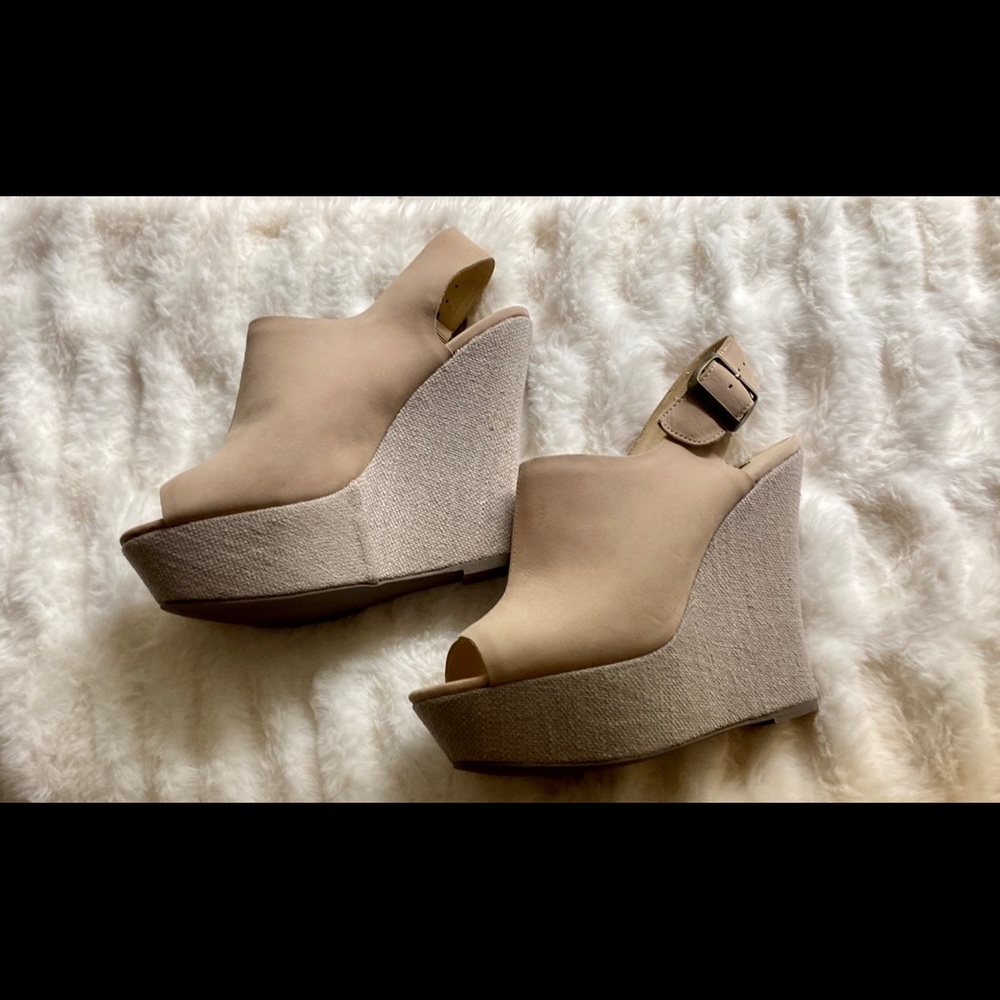 Shoemint cream colored open toe wedges size 9